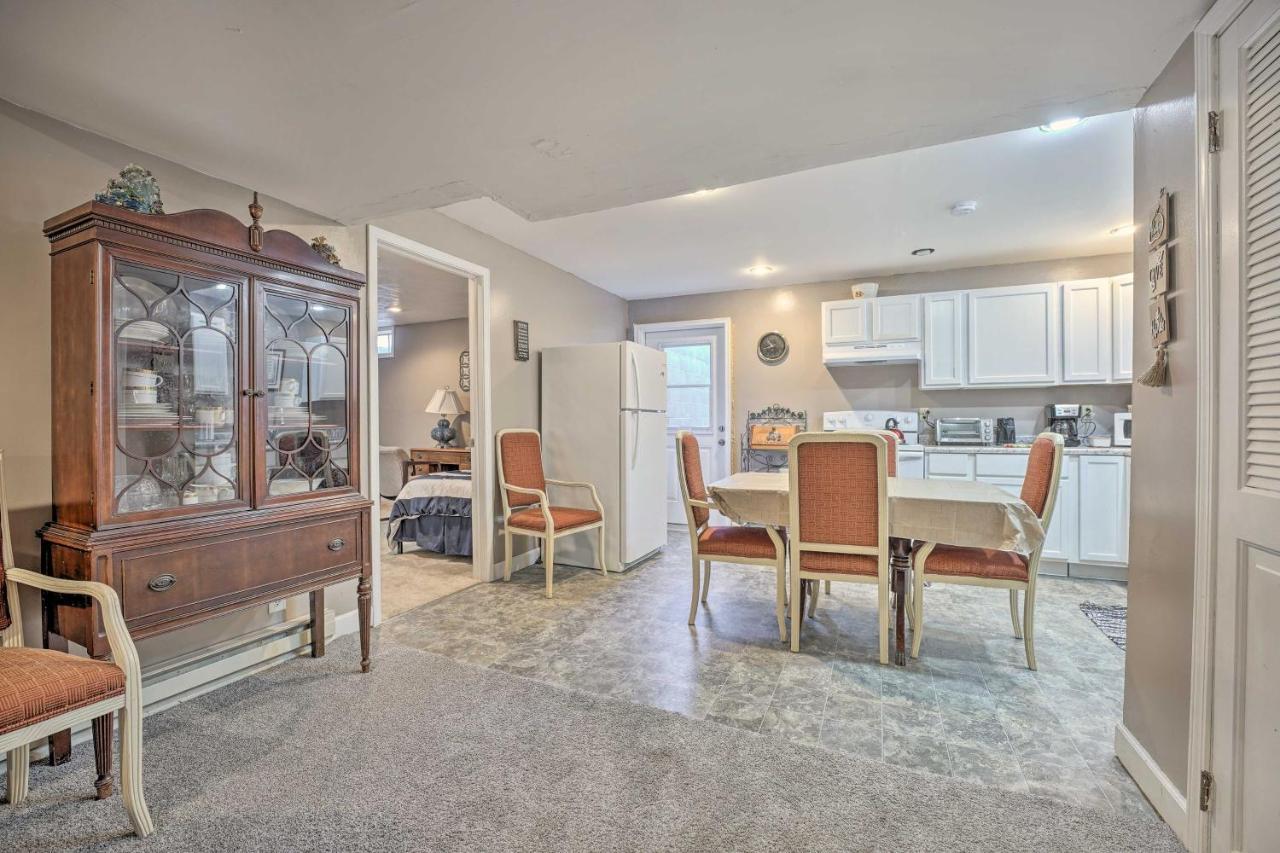 Lovely 3- Bedroom Apartment With Street Parking. Goshen Bagian luar foto